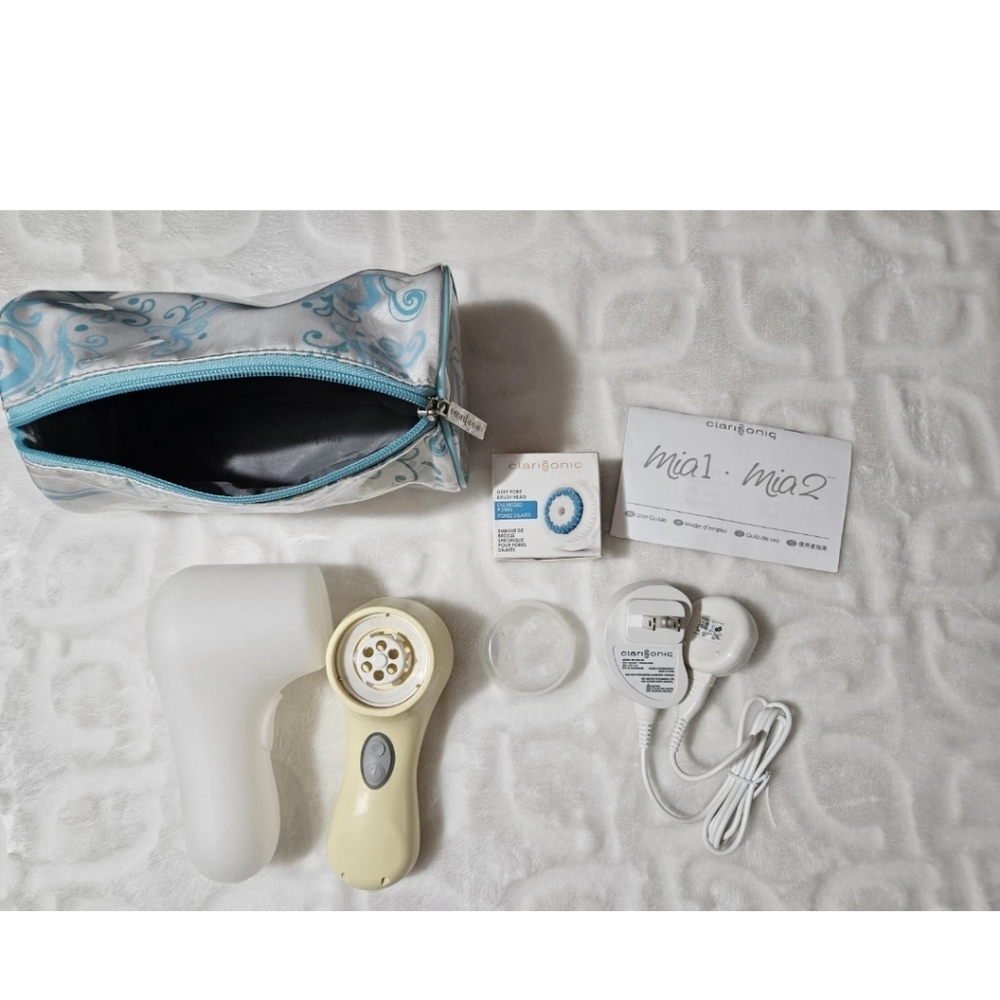Clarisonic Mia 2 Sonic Facial Cleansing System Beige w/Charger & New Brush Head